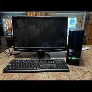 eMachines Desktop Computer Windows 7 Monitor Keyboard Mouse